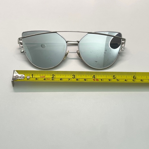 Gentle Monster Love punch Silver tone cat eye mirrored Col.2 Sunglasses - Picture 10 of 11